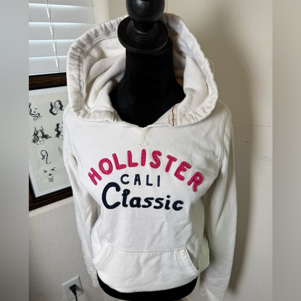 Hollister Cali White Hoodie‎